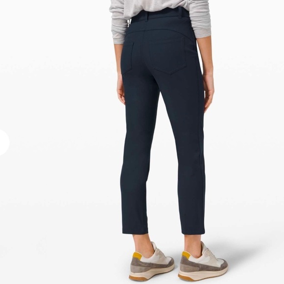 LIKE NEW Lululemon City Sleek 5 Pocket 7/8 Pant True Navy - Picture 2 of 14